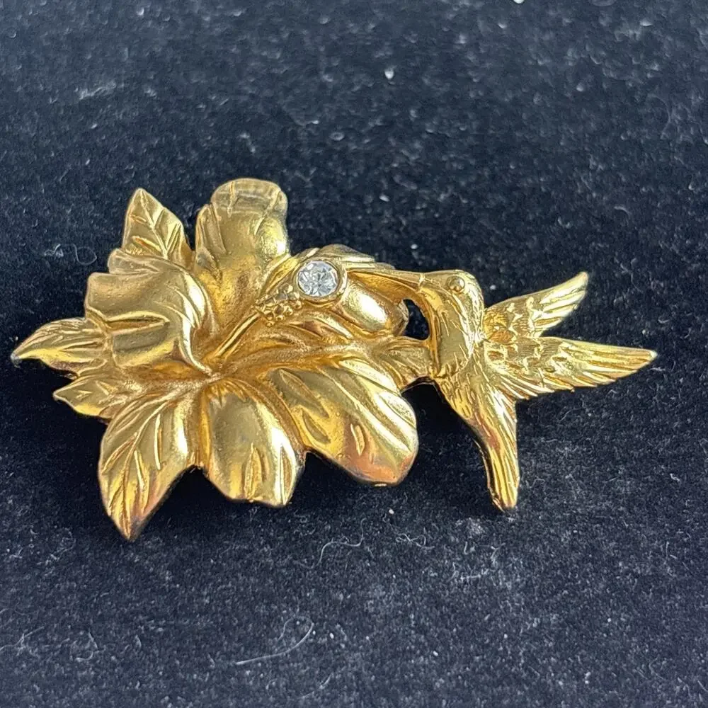 Monet Matte Gold Tone Hummingbird Flower Brooch Rhinestone Vintage Pin Signed